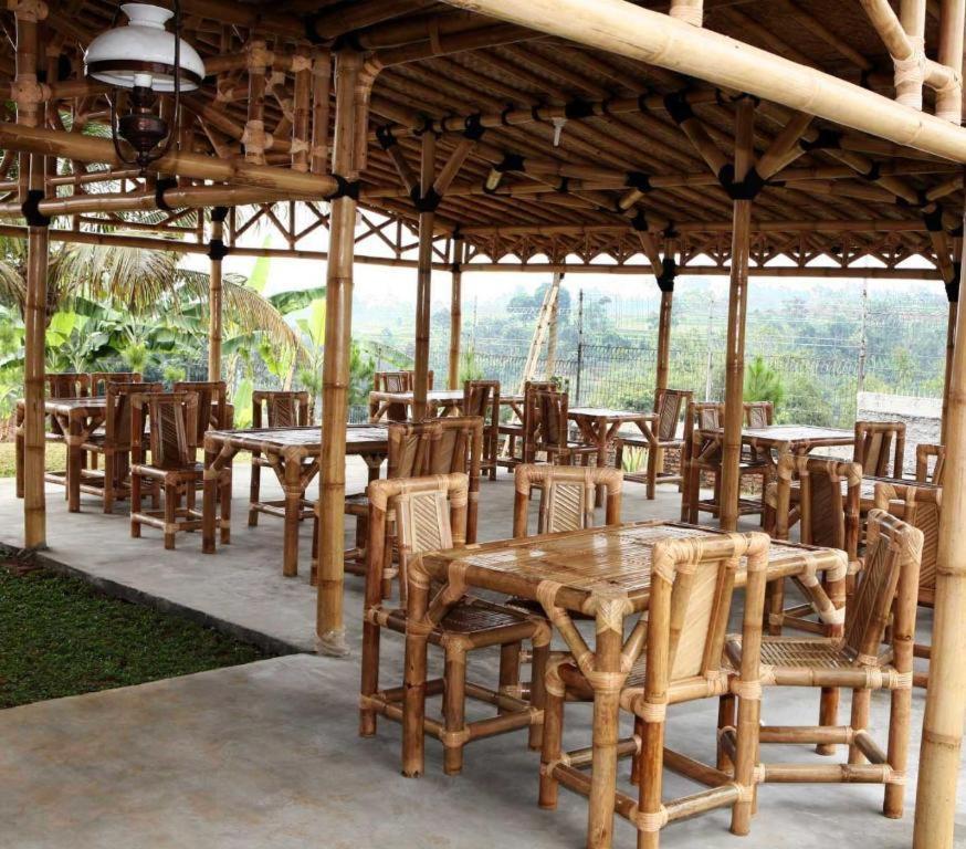 Villa Bukit Pinus Μπογκόρ Εξωτερικό φωτογραφία