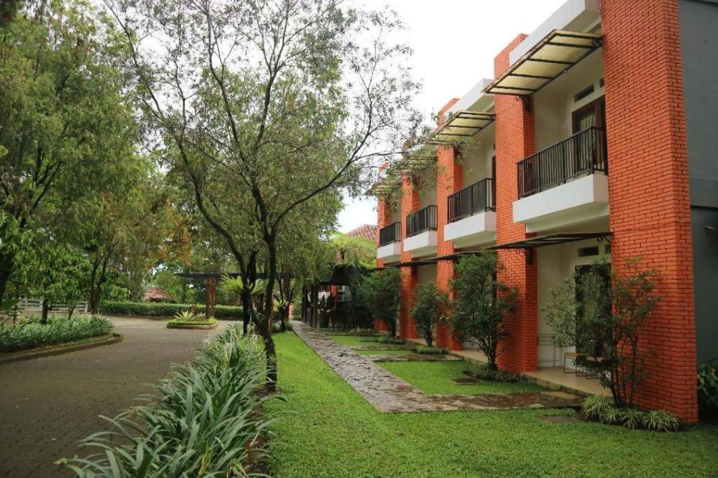 Villa Bukit Pinus Μπογκόρ Εξωτερικό φωτογραφία