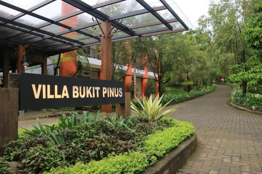 Villa Bukit Pinus Μπογκόρ Εξωτερικό φωτογραφία