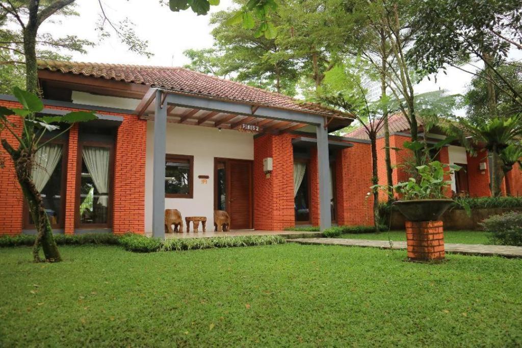 Villa Bukit Pinus Μπογκόρ Εξωτερικό φωτογραφία